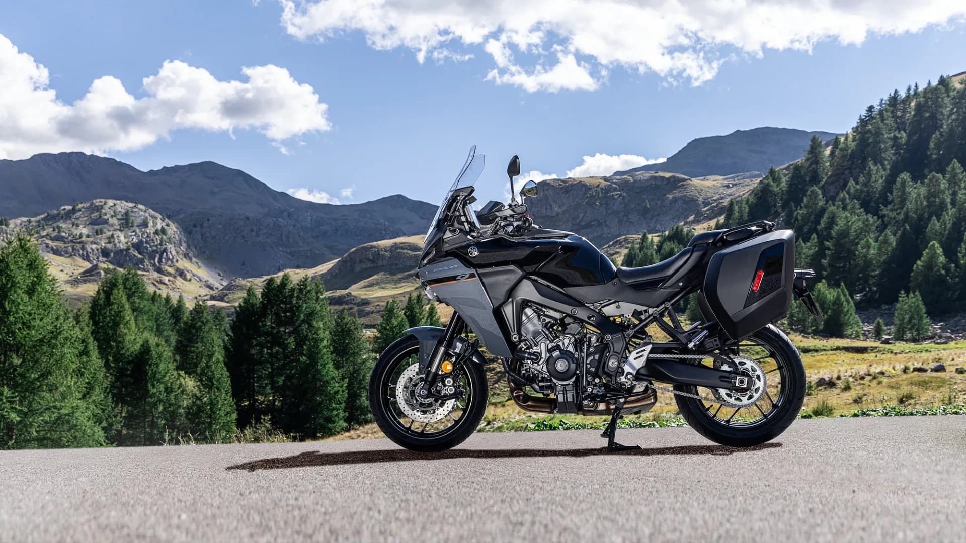 2025 Yamaha MTT890 (Tracer 9)