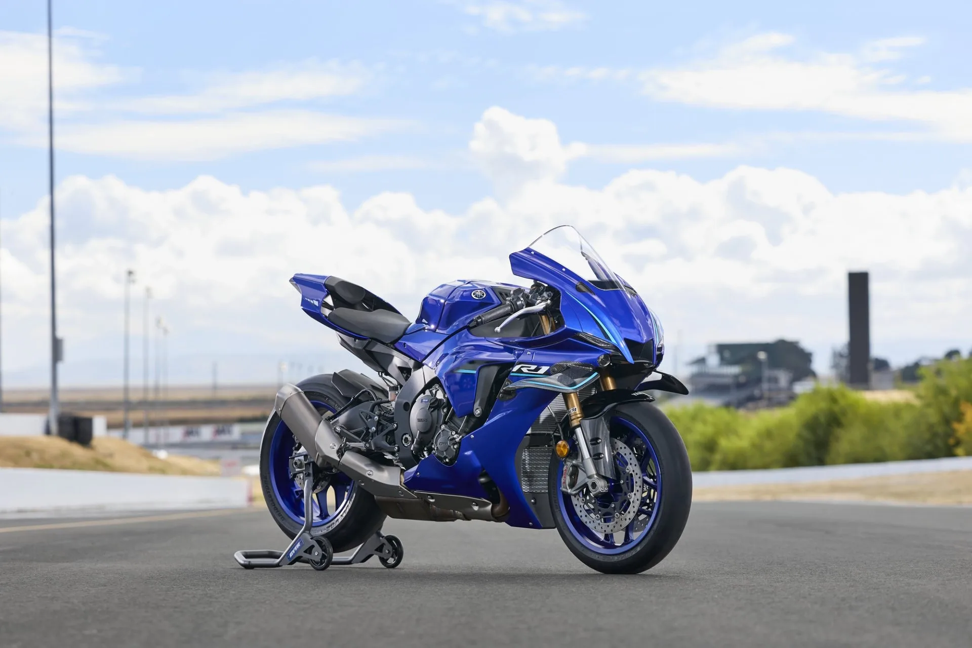 2025 Yamaha YZF-R1